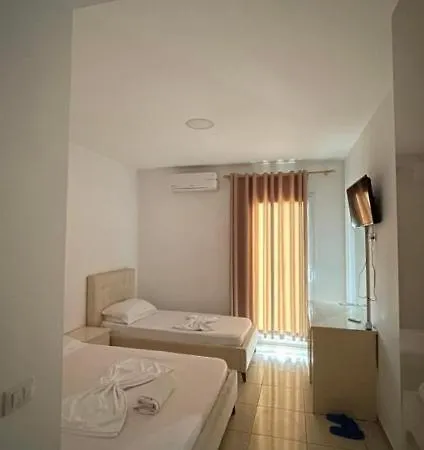 فندق Skura
